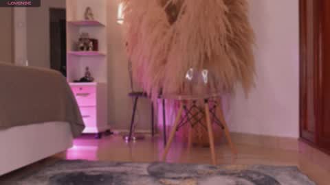 niiaa01 online show from October 12, 2025, 3:16 am