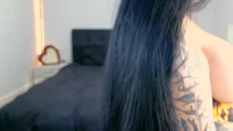 Snapshot of niinarosee1 chatting on February 11, 2026, 11:32 pm Niinarosee online show from February 11, 2026, 11:32 pm