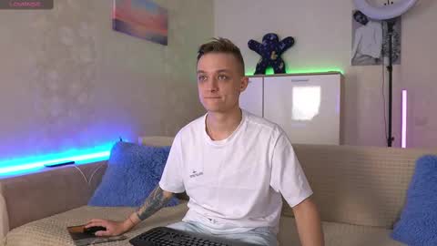 Nika and Niki online show from March 2, 2025, 7:12 pm