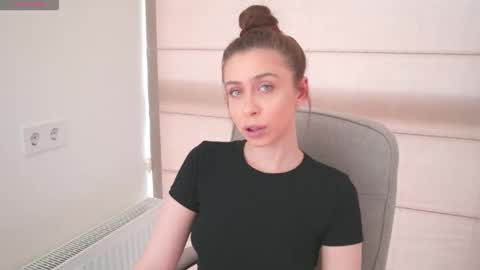 Nika online show from May 13, 2026, 9:39 am
