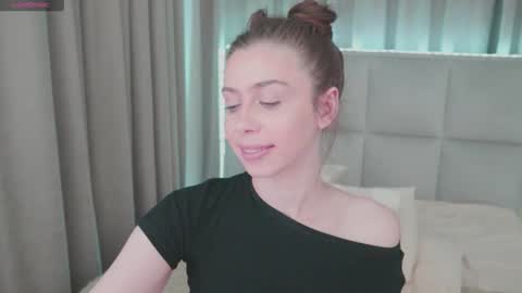 Nika online show from May 15, 2026, 11:56 pm