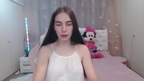 nikastarkk online show from September 12, 2025, 9:42 am