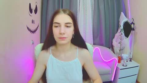 nikastarkk online show from November 5, 2025, 7:36 pm