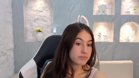 Online 2200 to 600 online show from December 4, 2025, 3:49 am