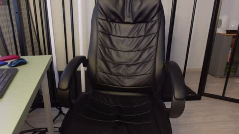 nikki online show from December 13, 2024, 9:46 am