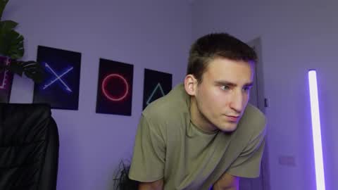 nikki online show from March 10, 2025, 3:20 pm