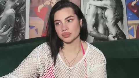 Nikki Kardashian online show from October 13, 2025, 10:32 pm