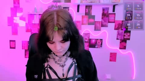 Snapshot of nikki_kiss_ chatting on April 25, 2026, 8:50 am nikki_kiss_ online show from April 25, 2026, 8:50 am