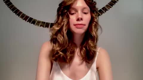 Nikki online show from February 6, 2025, 10:04 am