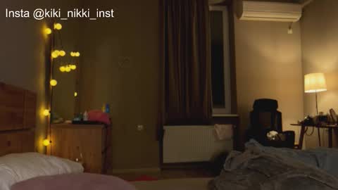 Snapshot of nikki_whatever chatting on November 30, 2025, 4:11 pm nicolette online show from November 30, 2025, 4:11 pm