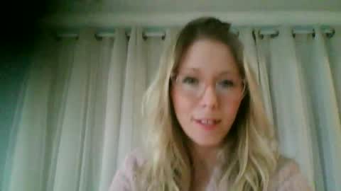 nikkib653466 online show from January 7, 2026, 3:03 pm