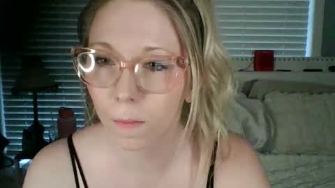 Snapshot of nikkib653466 chatting on March 5, 2026, 11:23 pm nikkib653466 online show from March 5, 2026, 11:23 pm