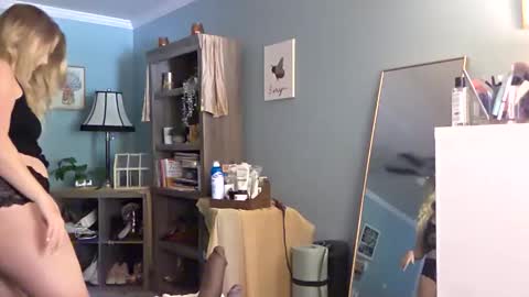 Snapshot of nikkib653466 chatting on May 11, 2026, 6:27 pm nikkib653466 online show from May 11, 2026, 6:27 pm