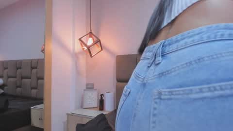 Nikki  online show from October 1, 2025, 4:18 am