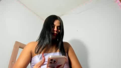 Snapshot of nikkitatsx chatting on January 4, 2025, 10:05 am Debora21Cm online show from January 4, 2025, 10:05 am
