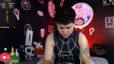 Nikky online show from October 17, 2025, 1:03 pm