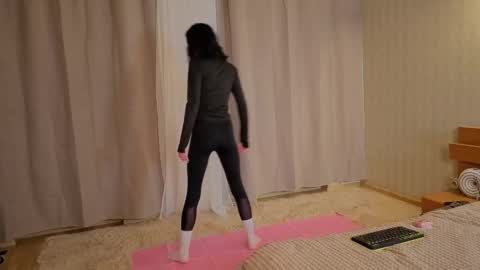 Snapshot of nikkybee_ chatting on February 14, 2026, 12:35 pm nikky online show from February 14, 2026, 12:35 pm