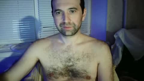 nikolas_vaz online show from January 5, 2026, 9:18 pm