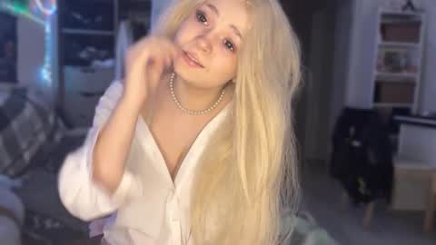 Snapshot of nikoli_naw chatting on March 4, 2026, 7:53 pm nikoli_naw online show from March 4, 2026, 7:53 pm