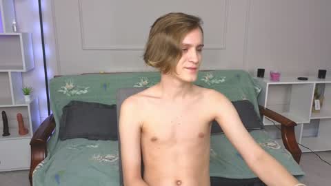 Snapshot of nikompell chatting on January 10, 2025, 3:07 am niko online show from January 10, 2025, 3:07 am