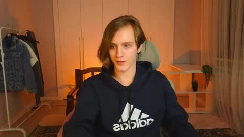 Snapshot of nikompell chatting on March 10, 2025, 8:45 pm niko online show from March 10, 2025, 8:45 pm