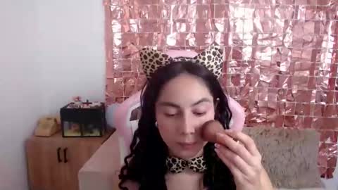 Snapshot of niky_blue chatting on October 14, 2025, 11:22 am niky_blue online show from October 14, 2025, 11:22 am