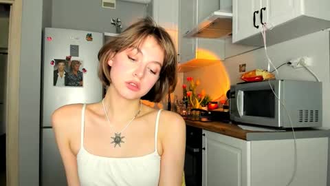 Veronica online show from March 9, 2025, 9:24 am