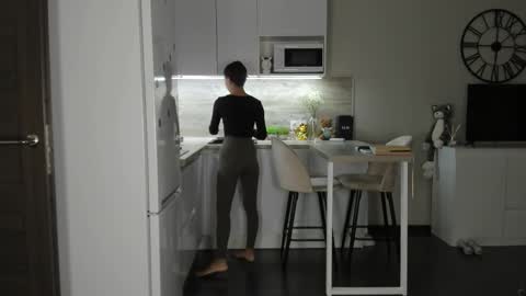 Bella online show from February 14, 2026, 2:52 am