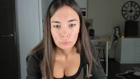 Bella online show from March 3, 2026, 1:17 pm