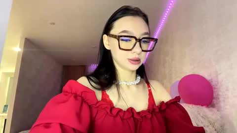 Margot online show from December 4, 2025, 5:32 pm