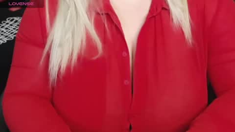 Snapshot of nimphoteasex chatting on May 8, 2026, 8:19 am Blonde Nimpho online show from May 8, 2026, 8:19 am