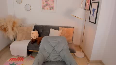 NINA online show from February 19, 2025, 9:36 pm