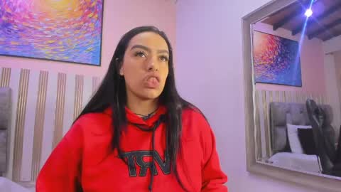 nina_glow_ online show from April 15, 2026, 11:28 am