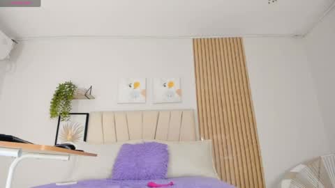 nina_keller_ online show from June 5, 2026, 12:28 am