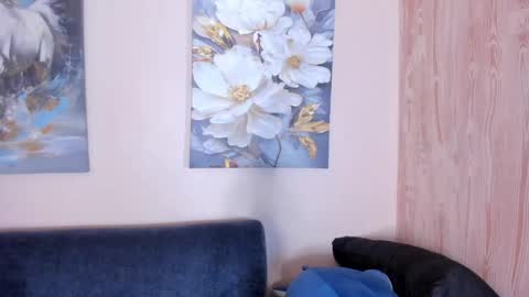 nina_kmay online show from April 15, 2026, 7:10 pm