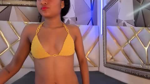 nina_kong online show from September 23, 2025, 9:18 pm