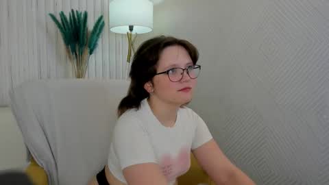 Snapshot of nina_lunaa chatting on October 1, 2025, 1:44 am nina lunaa online show from October 1, 2025, 1:44 am