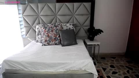  Nina  online show from January 18, 2025, 8:40 pm