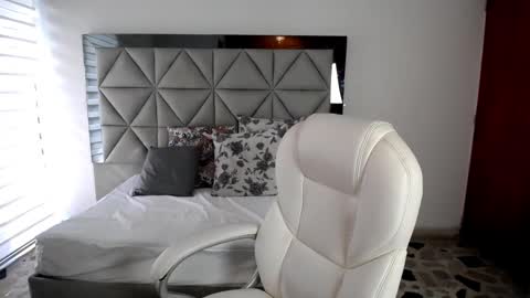  Nina  online show from January 23, 2025, 8:45 pm