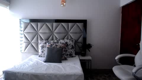  Nina  online show from February 8, 2025, 9:57 pm