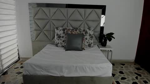  Nina  online show from March 7, 2025, 8:33 pm