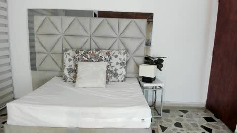  Nina  online show from September 8, 2025, 11:15 pm