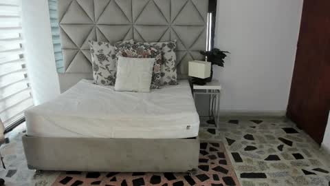  Nina  online show from September 16, 2025, 8:32 pm