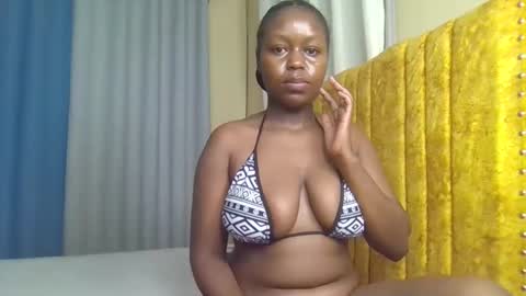 Nina online show from October 30, 2025, 2:13 am