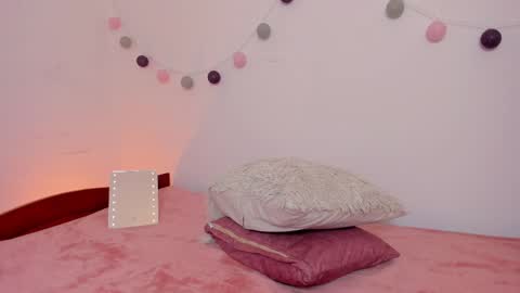 Nina online show from October 17, 2025, 3:47 pm