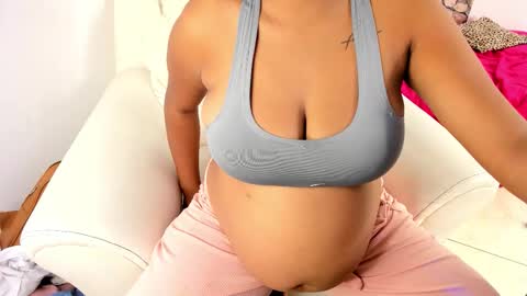 Snapshot of ninacollinss1 chatting on October 9, 2025, 2:48 pm ninabigboobs online show from October 9, 2025, 2:48 pm