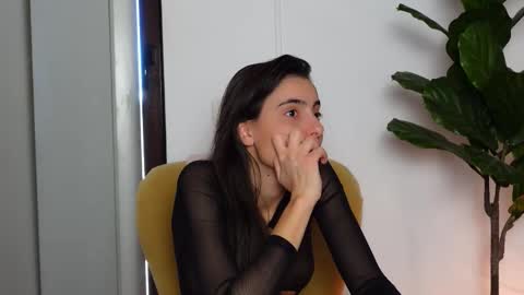 NinaCrystal online show from October 31, 2025, 8:26 am