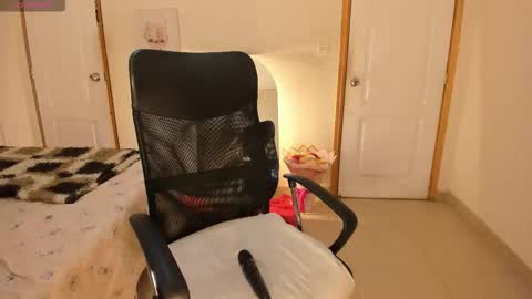 Nina  online show from March 19, 2026, 9:08 pm