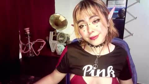 Snapshot of ninamon206063 chatting on November 6, 2025, 3:35 pm NIina Mon online show from November 6, 2025, 3:35 pm