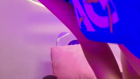 Nina online show from December 20, 2025, 11:39 am